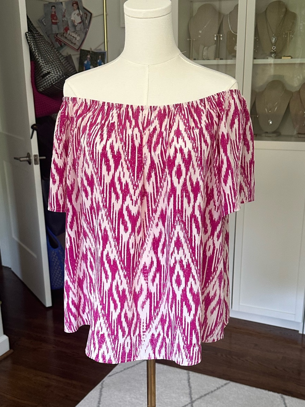 Like New Joie 100% Silk Amesti B Top in Freesia/Porcelain EUC